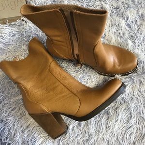 Brand New Latigo boots